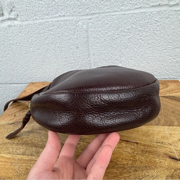 Portland Leather Goods Circle Crossbody Bag – Pebbled Leather Brown - Picture 9 of 16